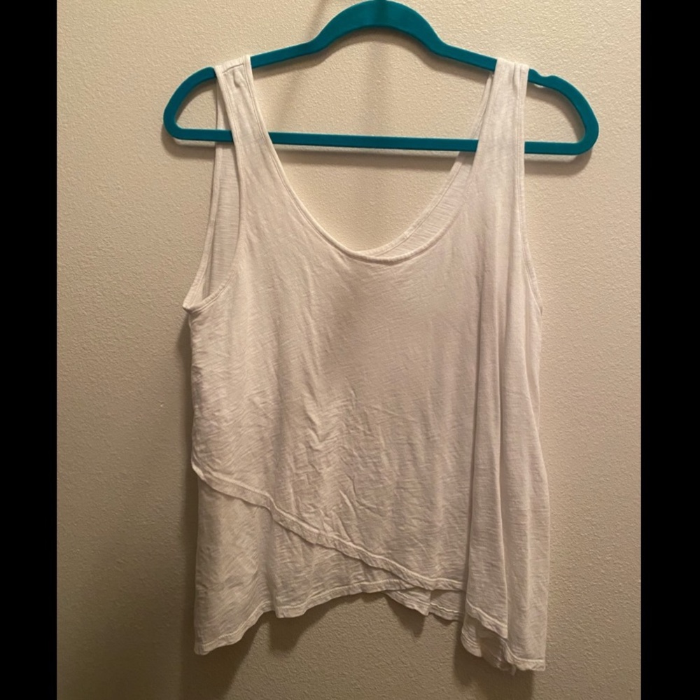 Cute white tank top!